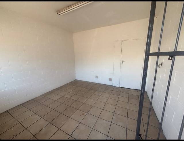 514M² WAREHOUSE TO LET IN PAROW EAST